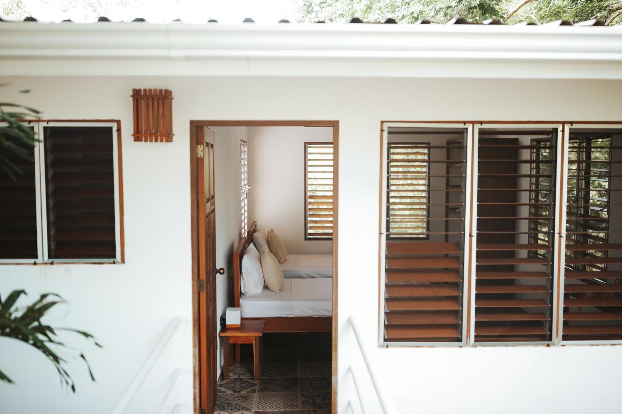 Salvatierra Beachfront Hotel Puerto Coyote Rom bilde
